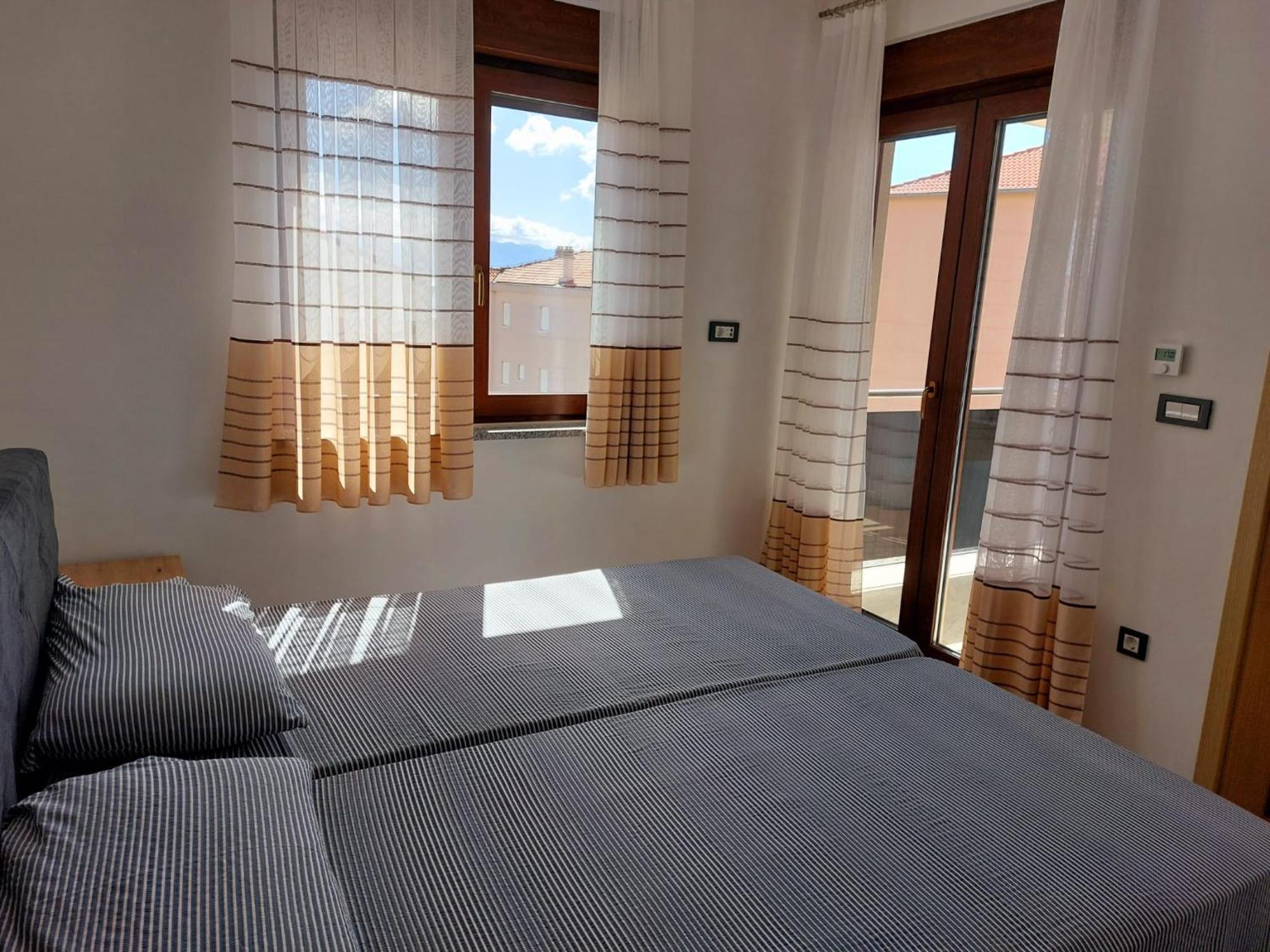 Apartmani Ivana Novi Novi Vinodolski Exterior foto